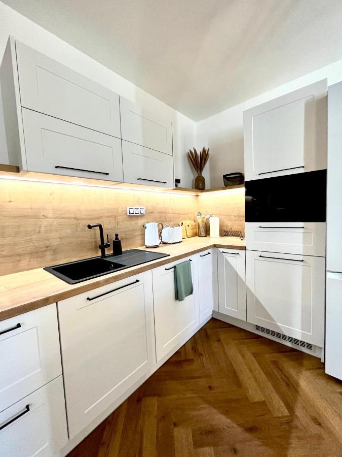 Apartman Elen Нове-Место-над-Метуйи Экстерьер фото