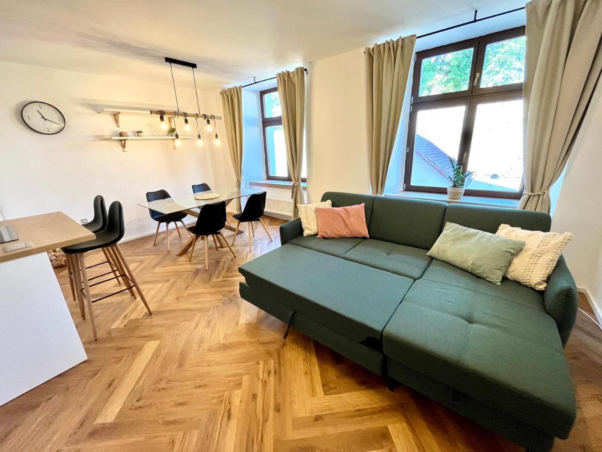 Apartman Elen Нове-Место-над-Метуйи Экстерьер фото