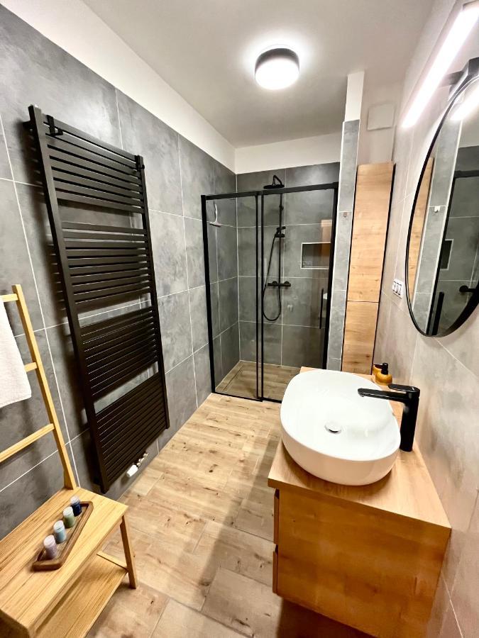 Apartman Elen Нове-Место-над-Метуйи Экстерьер фото